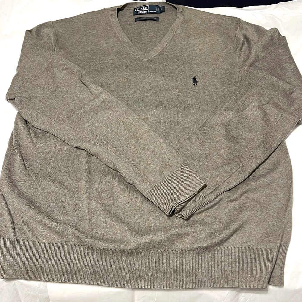 Polo Ralph Lauren Men’s sweater size Large. 100% Pima cotton.